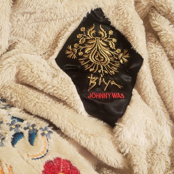 COPY - Johnny Was Gena Floral Embroidered Faux-Fur Coat Womens Medium - Picture 8 of 15